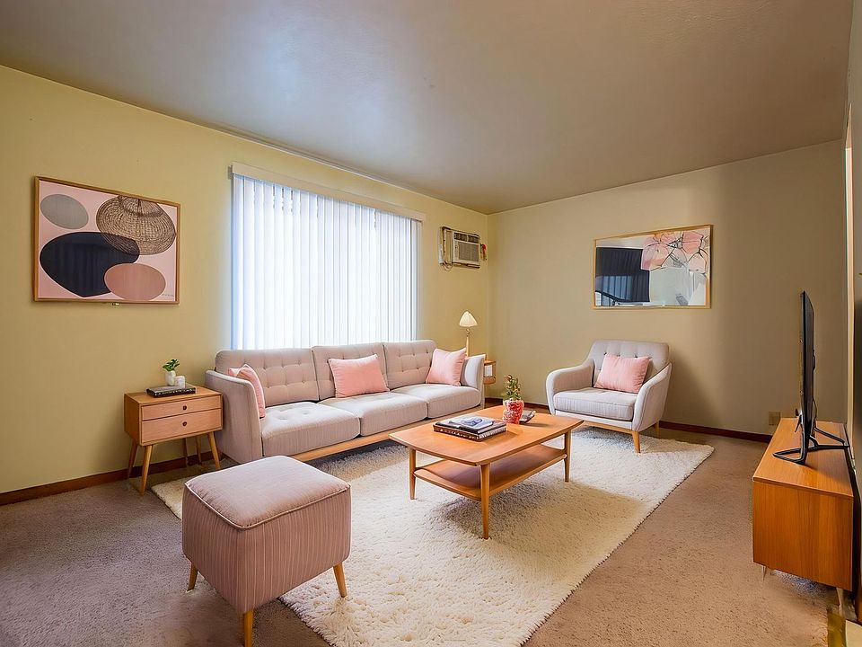 1st image of 4404 Davenport St APT 9