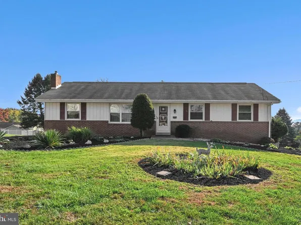 342 Hilltop Dr, Ephrata, PA 17522