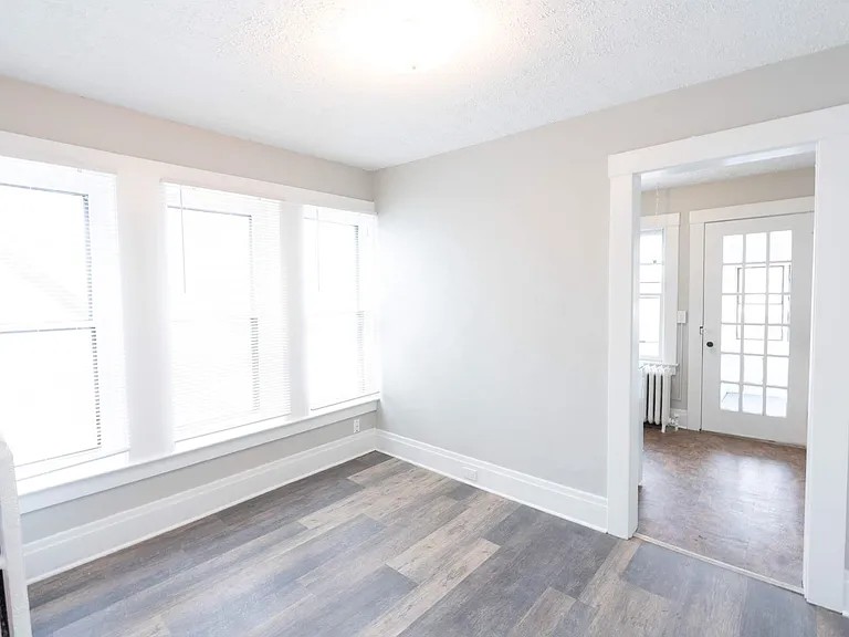 405 Alexander St — Photo 7