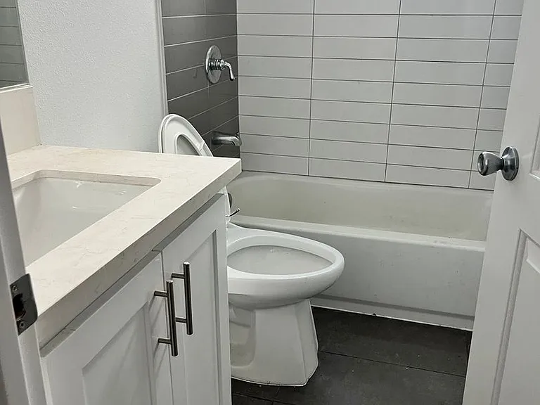 43(211) — Photo 8
