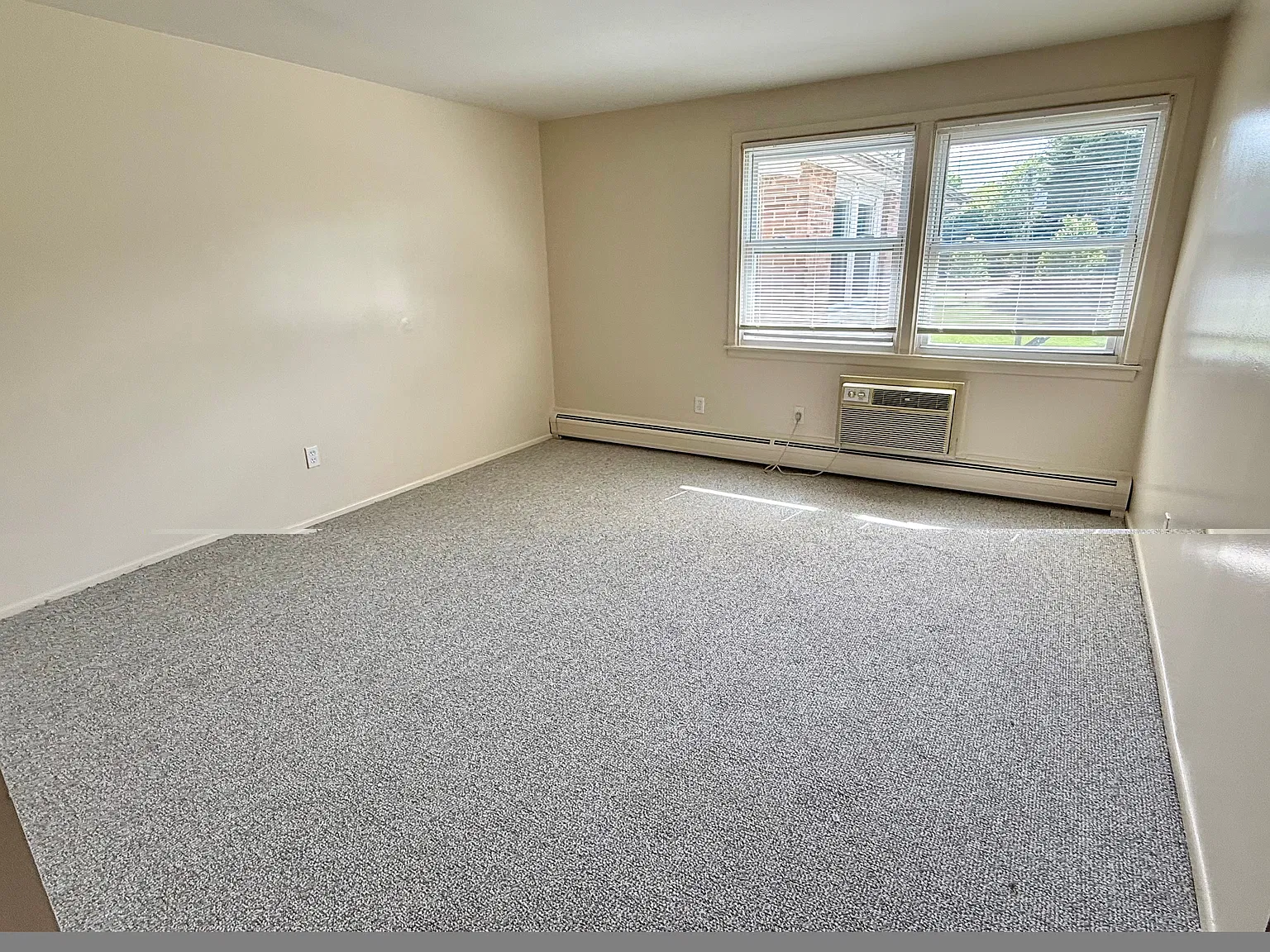 1 bed, 750 sqft, $1,350 — Photo 4