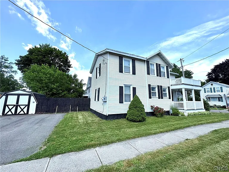30 Florence St — Photo 2