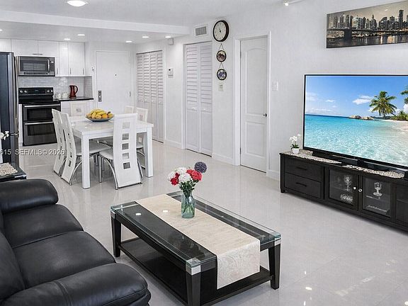 5th image of 1351 NE Miami Gardens Dr APT 511E