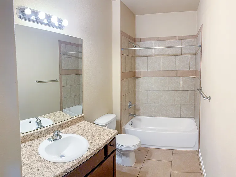 1203 Loyal Ln #B — Photo 9