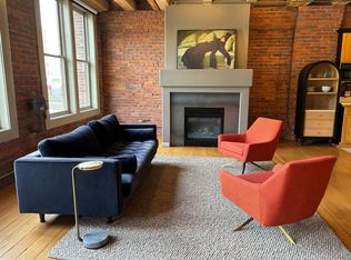 210 3rd Ave S APT 2B, Seattle, WA 98104