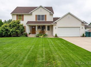 2548 Cedar Lake Dr, Jenison, MI 49428