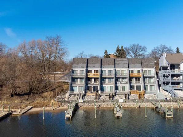 319 5th Ave APT 2, Manistee, MI 49660