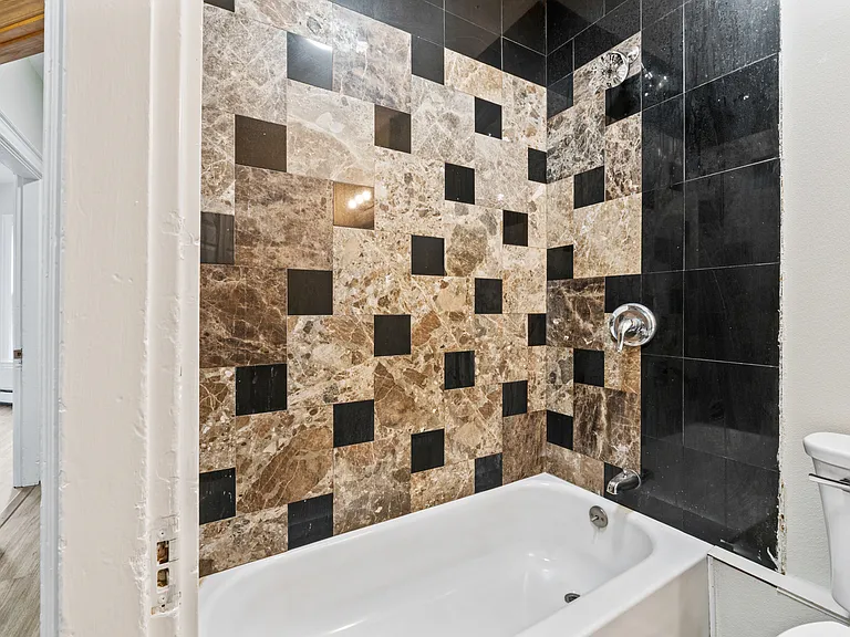 27A Frederic St #B — Photo 8