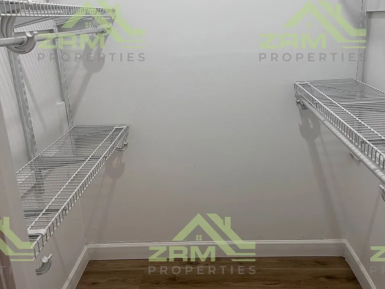 509 Monroe St #4 — Photo 6