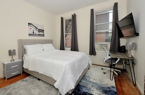 Rented by Corcoran | media 70