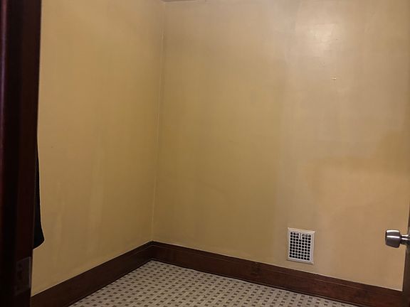 3rd image of 39 La Force Pl Floor 1