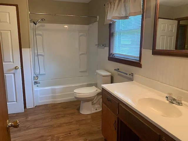 3 bed, 1.5 bath, 1682 sqft, $1,400 — Photo 4