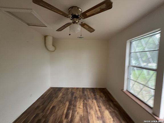3rd image of 184 PARADISE LN