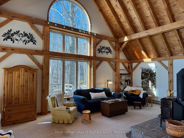 124 B Maplehurst Rd, Seguin, ON P0C 1J0