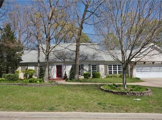 5 Spinnaker Ridge Ln, Bentonville, AR 72712