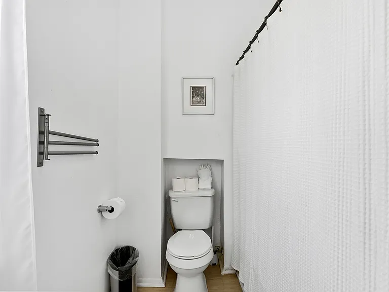 854 N High St #H — Photo 10