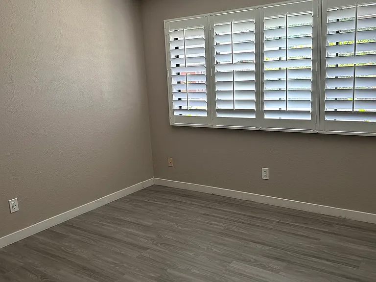 77 Karsten Dr #23A — Photo 16
