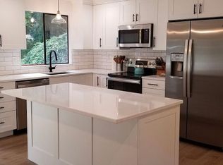 15509 Meadow Rd, Lynnwood, WA 98087