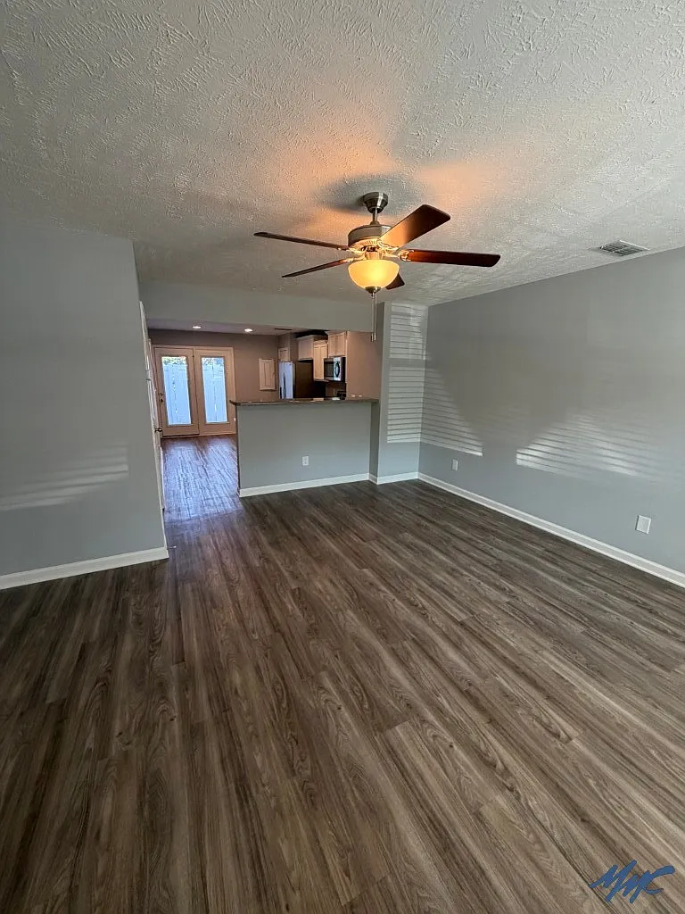 2 bed, 2.5 bath, 1128 sqft, $1,425 — Photo 2