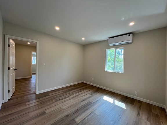 4th image of 3006 9th St #3012