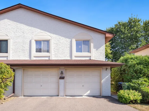 2476 Woodbridge St, Roseville, MN 55113