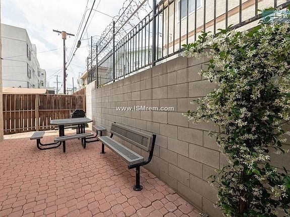 3rd image of 4717 Elmwood Ave APT 306