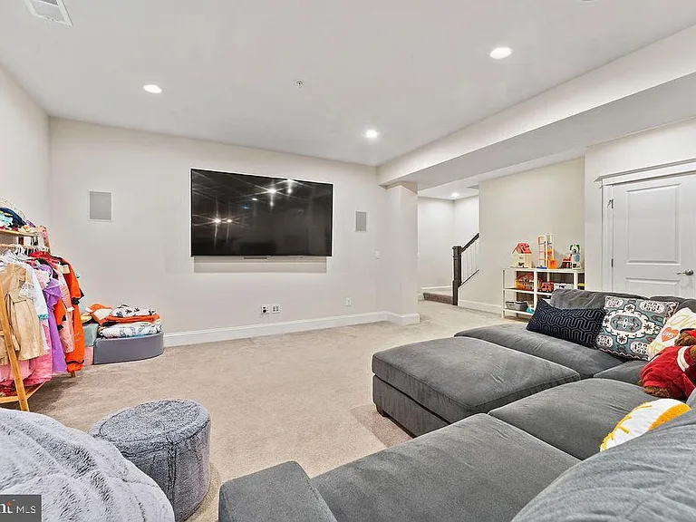 17243 Miss Packard Ct — Photo 29