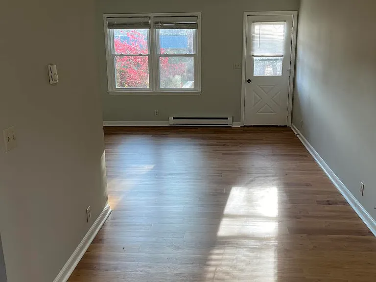 125 Atwood Dr #4 — Photo 2