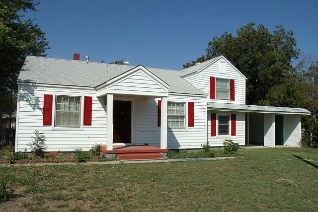 1st image of 510 E Smith