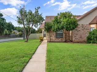 601 Canterbury St, Euless, TX 76039