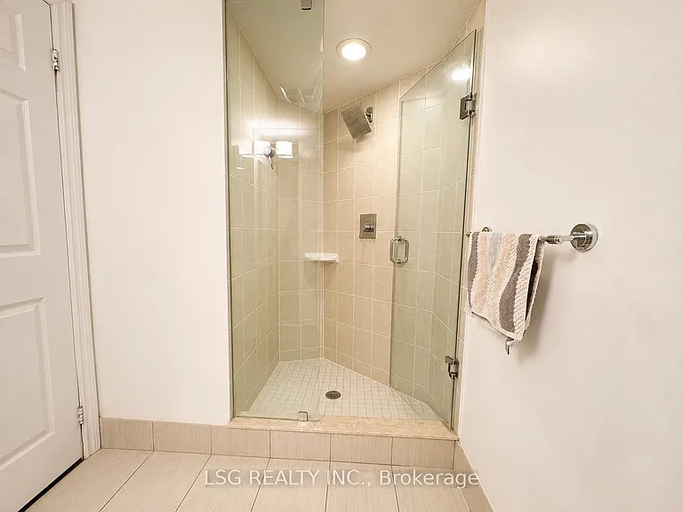 78 Harrison Garden Blvd #1209 — Photo 31