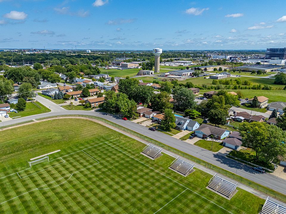 1st image of 142 S Stadium Dr