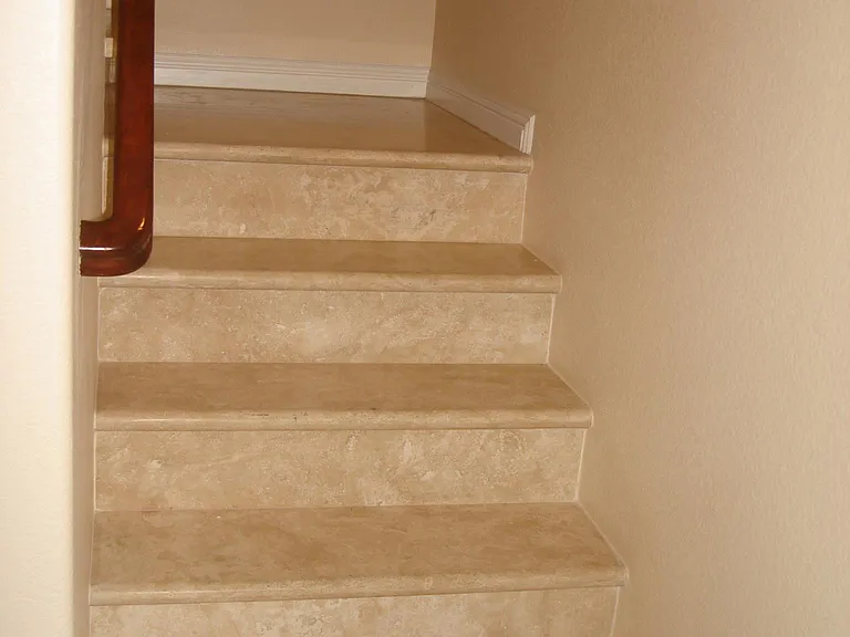 Solid slab stairs