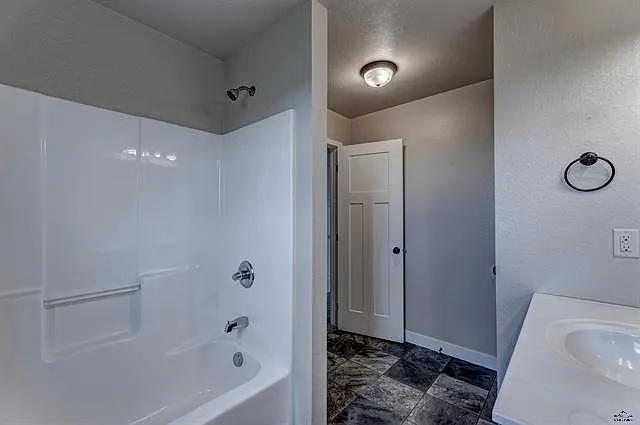 322 Bear Tooth Dr — Photo 12