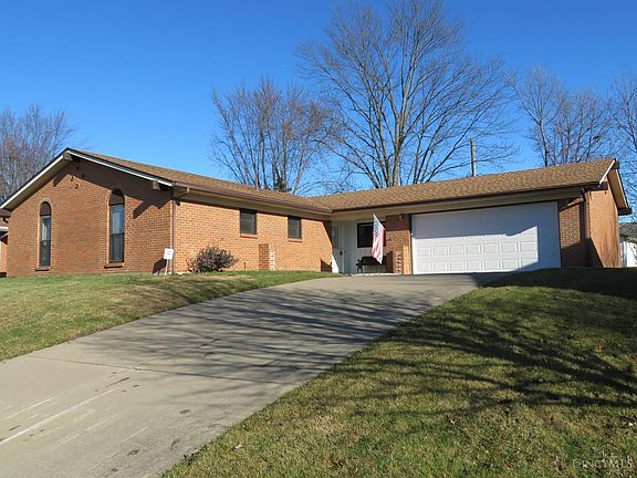 4th image of 320 Mayfair Dr