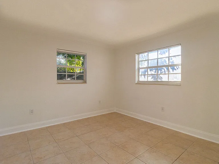 1518 NW 65th St — Photo 10