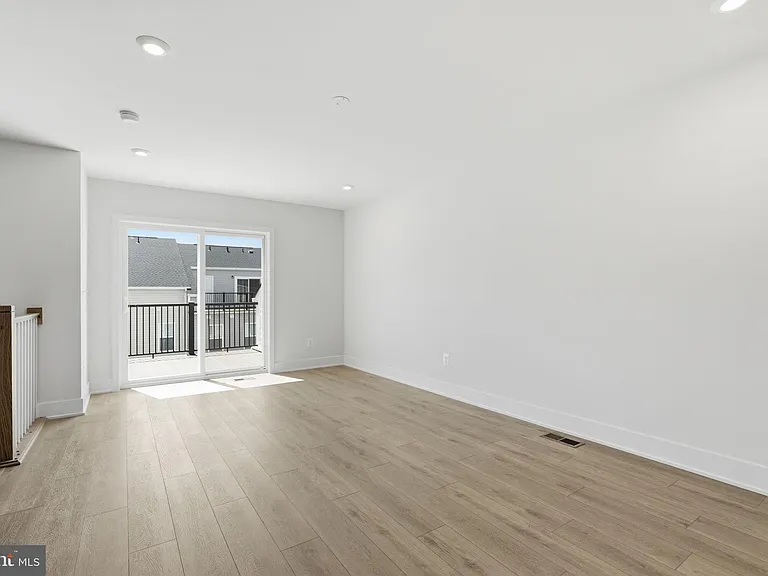 42200 Shining Star Sq — Photo 14