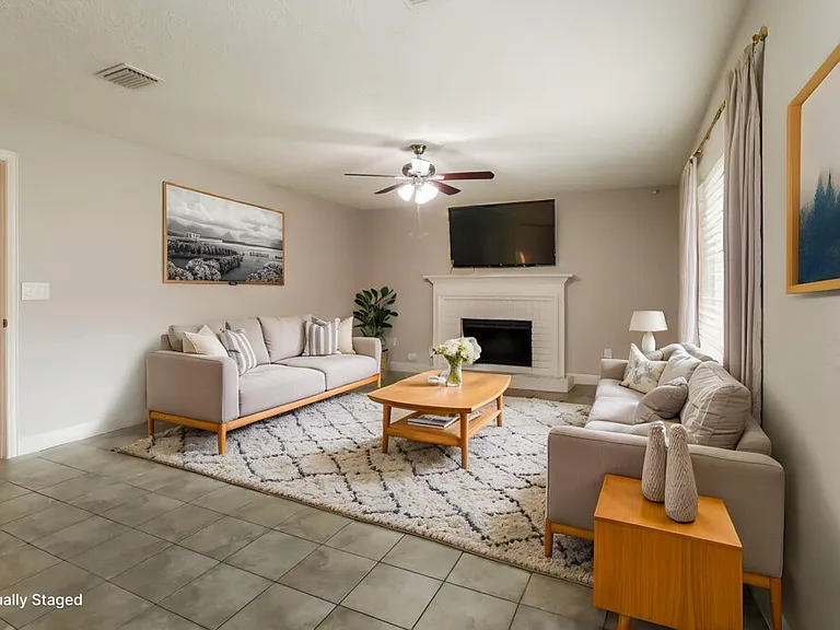 4002 Ashwood Dr — Photo 4