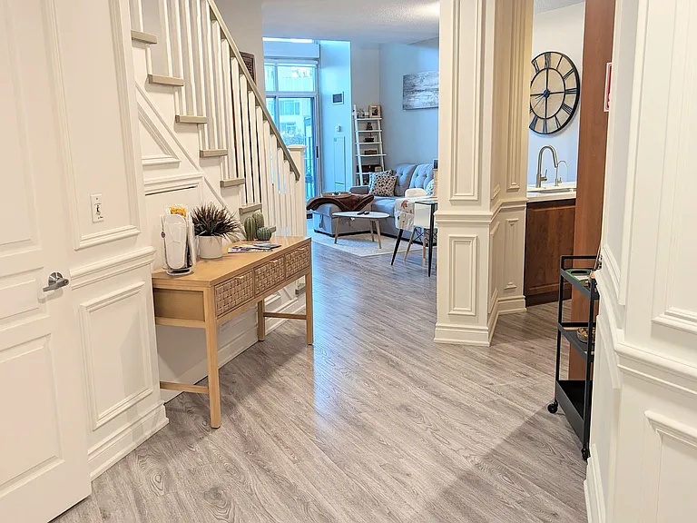 220 Burnhamthorpe Rd W #711 — Photo 4