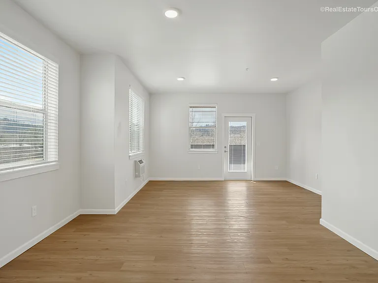Reserve at Hunters Ridge — Photo 8