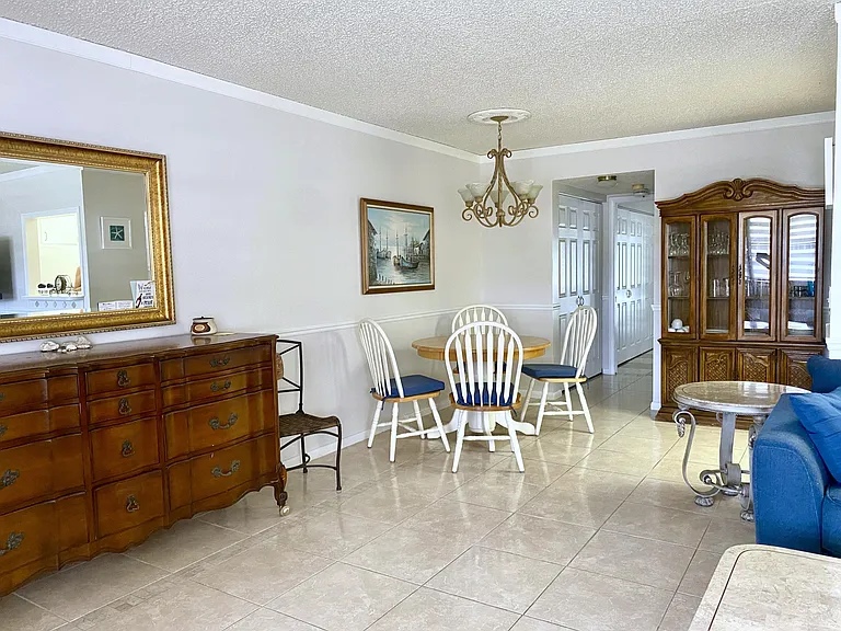 335 Farnham Cres #P — Photo 5