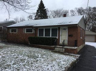 323 Illinois St, Crystal Lake, IL 60014