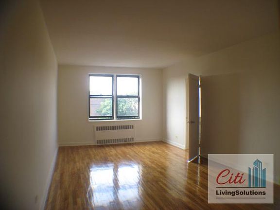 3rd image of 3709 75th St APT 6t