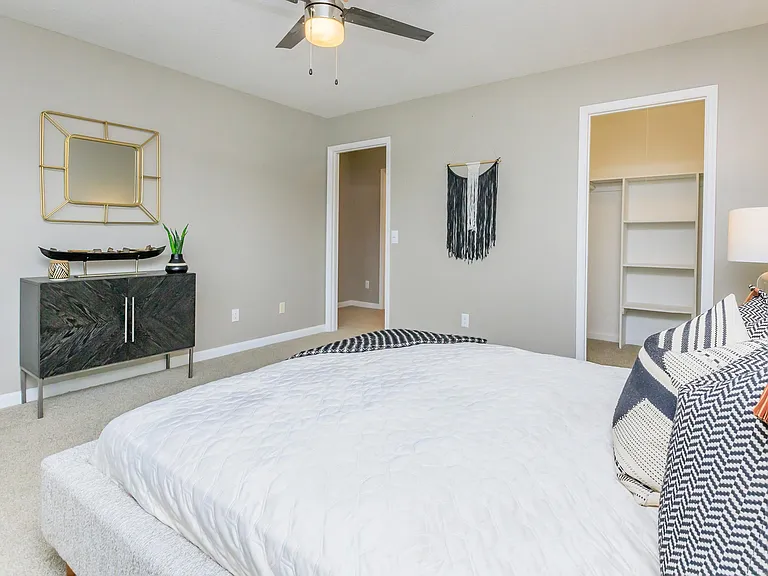 Laurel Ridge Apartments — Photo 9