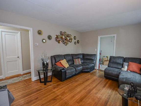 4th image of 621 Newport News Avenue