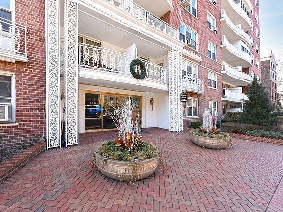 2nd image of 6910 108th St APT 10C