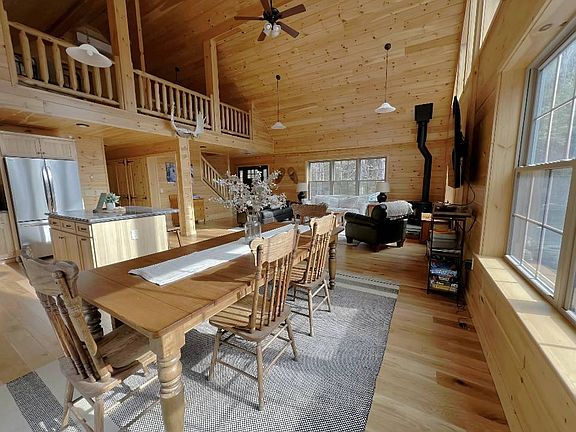 5th image of 32 Twin Pond Rd