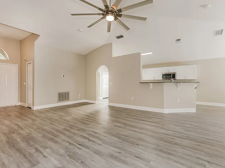 807 Rocky Mountain Ct — Photo 3