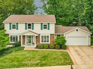 2033 Honey Ridge Ct, Chesterfield, MO 63017