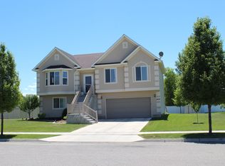 1629 Farm Rd, Farmington, UT 84025